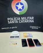 PM encontra drogas com jovem e menores em Balneário Rincão (SC)