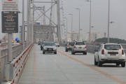 Ponte Hercílio Luz volta a receber tráfego de carros de passeio depois de 38 anos