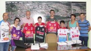 DME e Col&eacute;gio Cocal Futsal apresentam novos uniformes