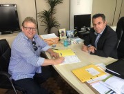 Prefeito garante R$ 335 mil para revitaliza&ccedil;&atilde;o de vias rurais