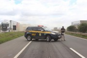 Capotamento na BR-101 em Içara deixa cinco pessoas ficaram feridas
