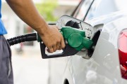 Gasolina comum cai 8% em dois meses em Içara (SC) segundo Procon
