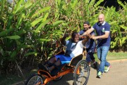 Projeto de incentivo de Içara garante cinco triciclos a projeto de inclusão