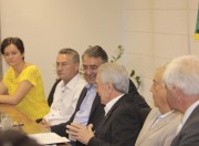 Executivo vai encaminhar &agrave; Alesc projeto de lei do sal&aacute;rio m&iacute;nimo regional