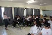Procon Içara realiza palestra sobre educação financeira para estudantes