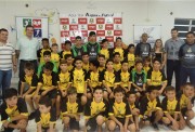 Alunos do Projeto Anjos do Futsal recebem uniformes em MF