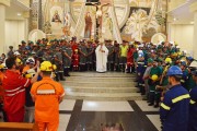 Emoção e bênçãos marcam celebração religiosa em homenagem aos mineiros