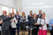 Governo do Estado lan&ccedil;a edital do maior concurso p&uacute;blico da hist&oacute;ria de SC