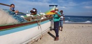 Com medidas de proteção pescadores aguardam a chegada dos cardumes da tainha