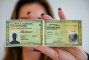 Novo modelo de Carteira de Identidade completa um ano em Santa Catarina