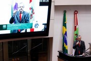 Deputados que votaram a favor da reforma trabalhista pisotearam no trabalhador