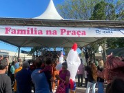 Praça São Donato movimentada celebra final da Semana da Família de Içara (SC)