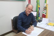 Valentim Cimolim assume como prefeito em exercício de Treviso (SC)