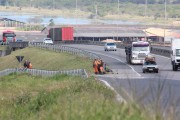Trabalhos de roçadas chegam a Sangão e modificam tráfego