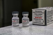 Aplicações da vacina bivalente contra a Covid-19 são iniciadas em Urussanga