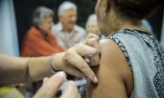 Com baixa adesão a vacinação contra a gripe entra na terceira fase no Brasil