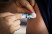 Secretaria de Saúde inicia projeto “Vacinação nas Escolas” em Içara