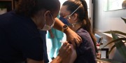 Vacinação em Içara com profissionais do Hospital São Donato