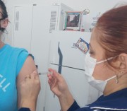 Içara retoma vacinação de trabalhadores da indústria contra a covid-19