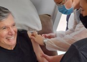 Internos do Residencial Geriátrico Nova Belluno de Siderópolis são imunizados