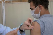 Segunda dose da vacina Coronavac acontece no Centro de Vacinação