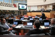 Enchentes e terrenos de marinha dominam sess&atilde;o da Alesc