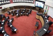 Deputados do PSD e PL criticam dispensas de licitação do Governo na SC Par