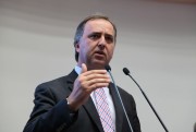 PEC restringe aposentadoria dos futuros governadores