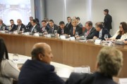 Moreira discute ações de segurança e saúde em Brasília