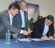 Governador assina contratos do Badesc Cidades