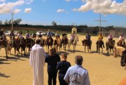 Cavaleiros participam da Cavalgada dos Amigos até ao Santuário