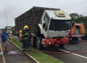 Corpo de Bombeiros combate princípio de incêndio em caminhão