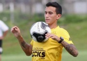 Crici&uacute;ma confirma ida de Douglas Moreira para o Fluminense