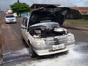 Falha elétrica provoca incêndio em veículo da Prefeitura de Içara