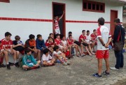 Jovens são avaliados para clínica de futebol no Paranaense
