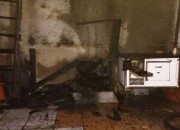 Incêndio atinge moto que estava em garagem em Vila Nova