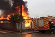 Residência é consumida pelas chamas em Vila Nova