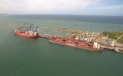 Porto de Imbituba realiza maior embarque de granel sólido do Sul do país