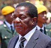 Emmerson Mnangagwa assume como presidente provisório do Zimbábue