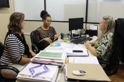 Educadora apresenta livro que aborda a igualdade de g&ecirc;nero e ra&ccedil;a