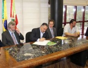 Colombo libera R$ 1,2 milhão do Fundam para quatro municípios