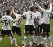 Corinthians vence Palmeiras e abre vantagem no Brasileiro