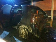 Incêndio atinge veículo em garagem de residência em Araranguá