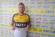 Crici&uacute;ma Esporte Clube apresenta meio campista Jocinei