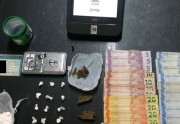 Dupla é presa pela PM por tráfico de drogas