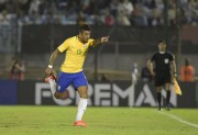 Paulinho celebra na Sele&ccedil;&atilde;o o resgate de confian&ccedil;a na China