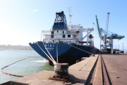 Porto de Imbituba realiza embarque recorde de 89,5 mil/t de granel sólido