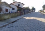 Tarado de moto já abordou três jovens no bairro Raichaski