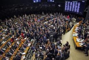 Câmara rejeita denúncia contra Michel Temer com 263 votos