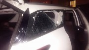 Torcedores atiram pedras no carro do atacante Zé Carlos